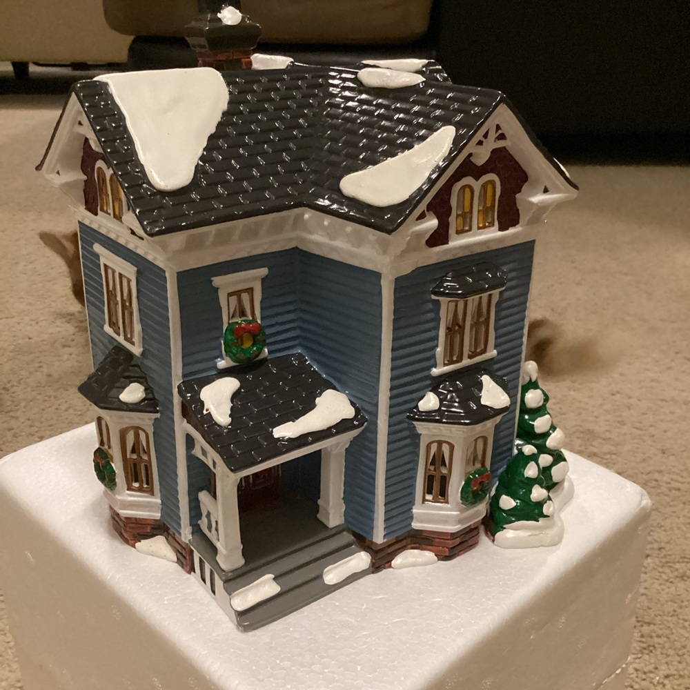 Department 56 Village Glenhaven House